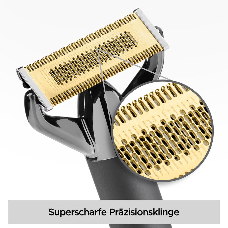 Nahaufnahme einer goldenen Rasierklinge mit feinen Zähnen und einer detaillierten Vergrößerung. Der Griff ist schwarz, der Hintergrund weiß.