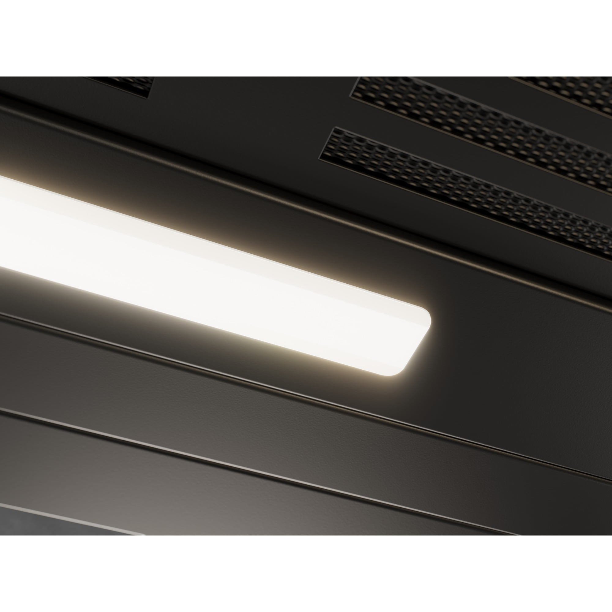Primer plano de un techo negro con una luminaria rectangular brillante. El techo tiene ranuras horizontales.