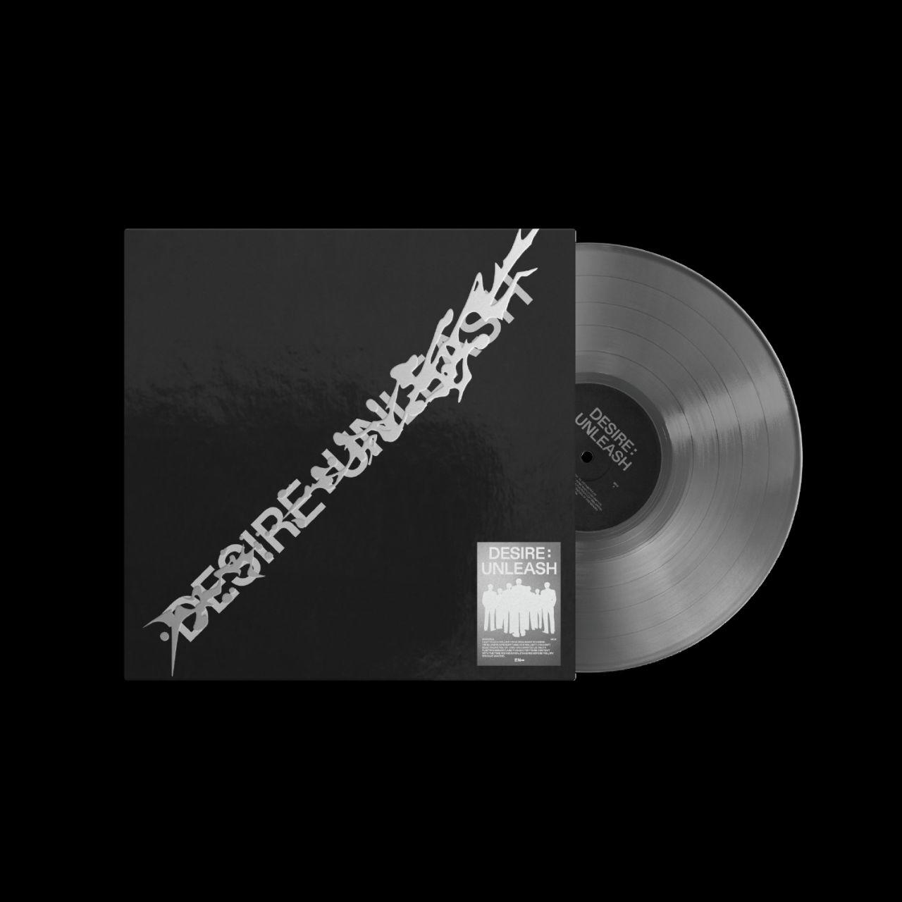Eine Vinylplatte mit Hülle. Die Hülle ist schwarz mit den Worten "DESIRE: UNLEASH" in Silber. Die Platte selbst ist transparent.