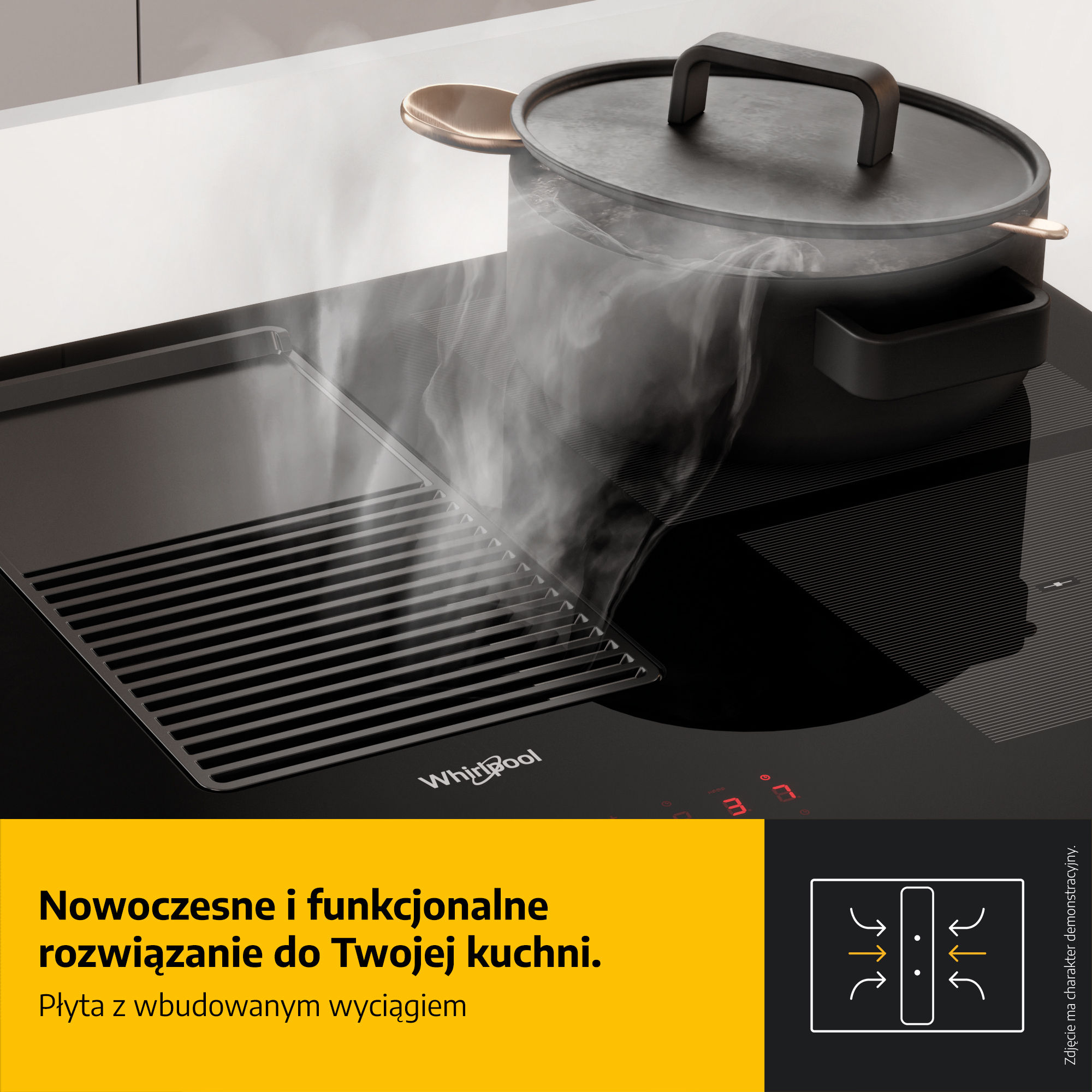 Czarny garnek z parą na czarnej płycie kuchennej z wbudowaną wentylacją. Łyżka spoczywa na krawędzi garnka.