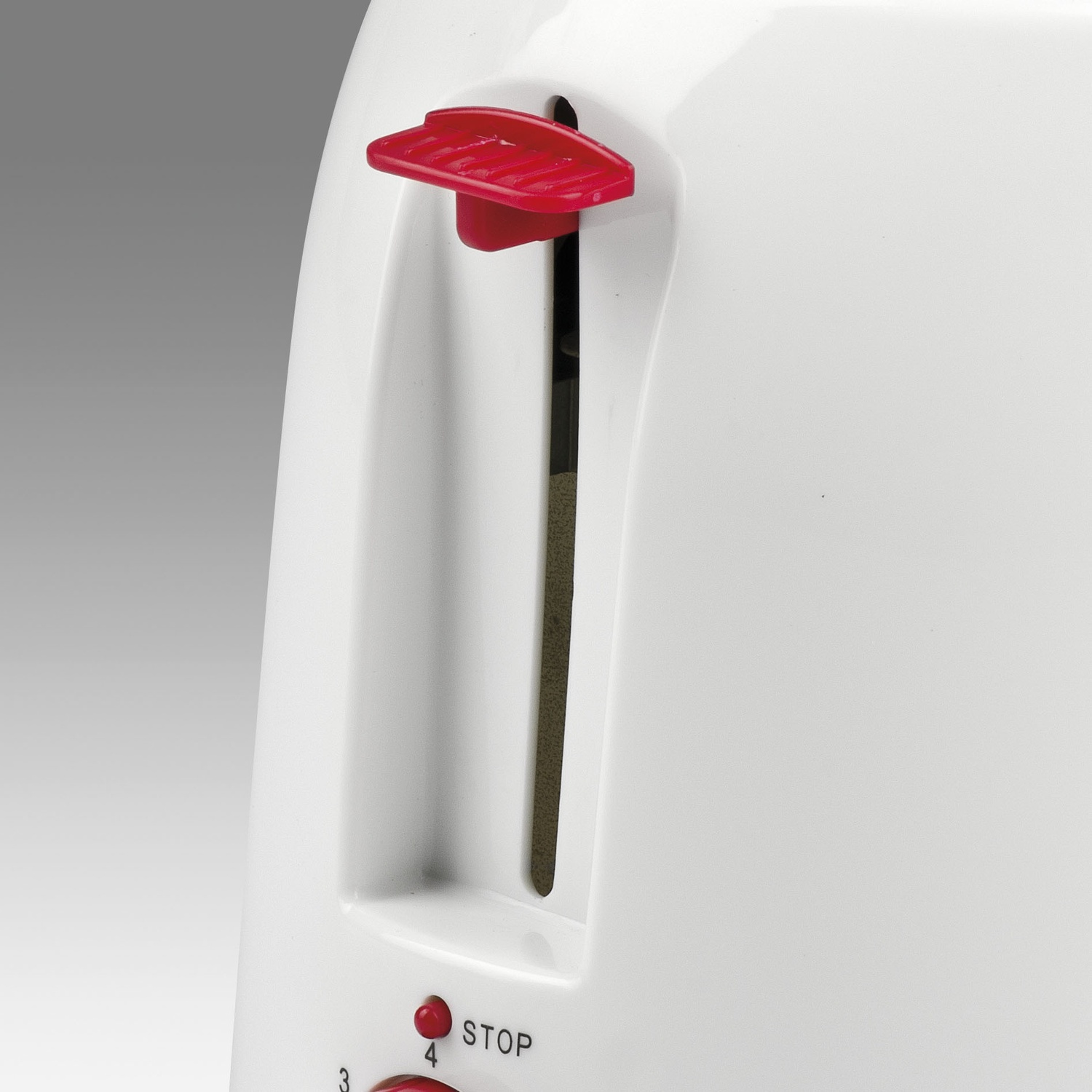 Un tostapane bianco con leva rossa e pulsante stop. La fessura per il pane è visibile. I numeri 3 e 4 sono accanto al pulsante stop.