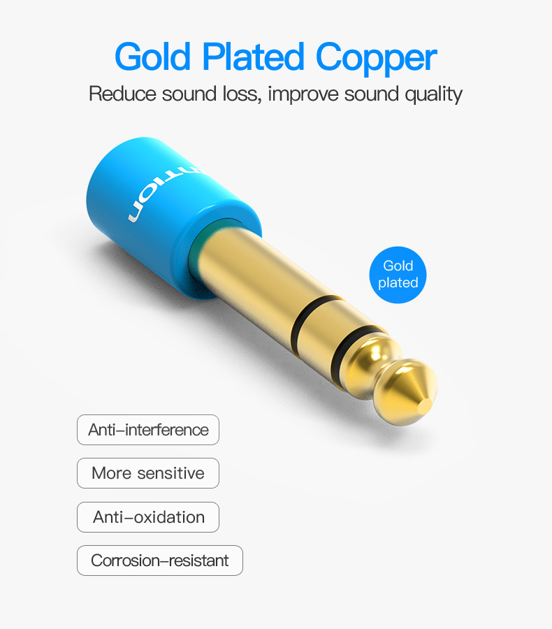 Egy aranyozott réz audio jack kék fogantyúval. A szöveg a következő: Gold Plated Copper, és a funkciók listája, mint pl. az interferencia-védelem.