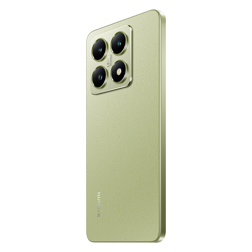 Dört kameralı yeşil akıllı telefon arkası. Leica markası görünür. Altta Xiaomi logosu.