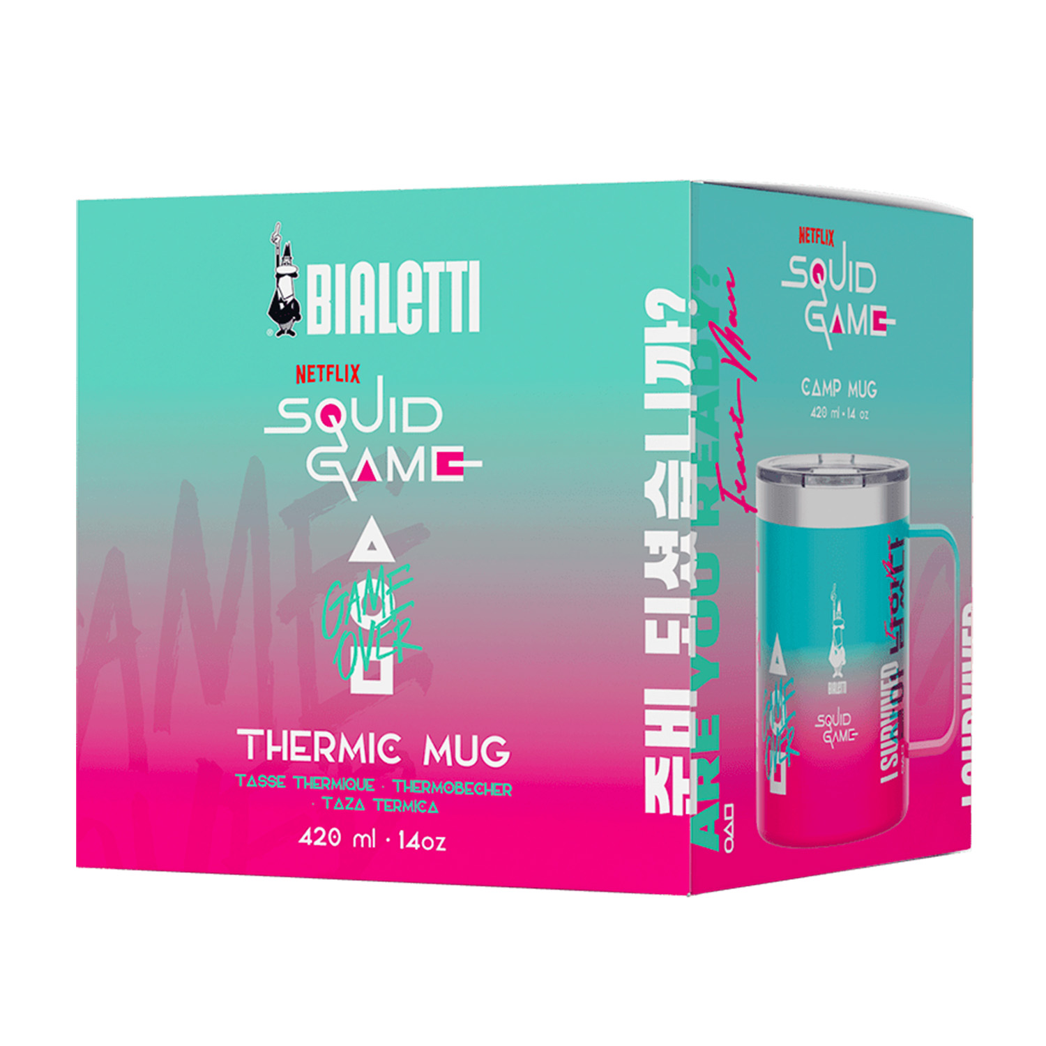 Una scatola con una tazza di Squid Game. Ha il logo Netflix e il marchio Bialetti. La tazza è verde acqua e ha un manico.
