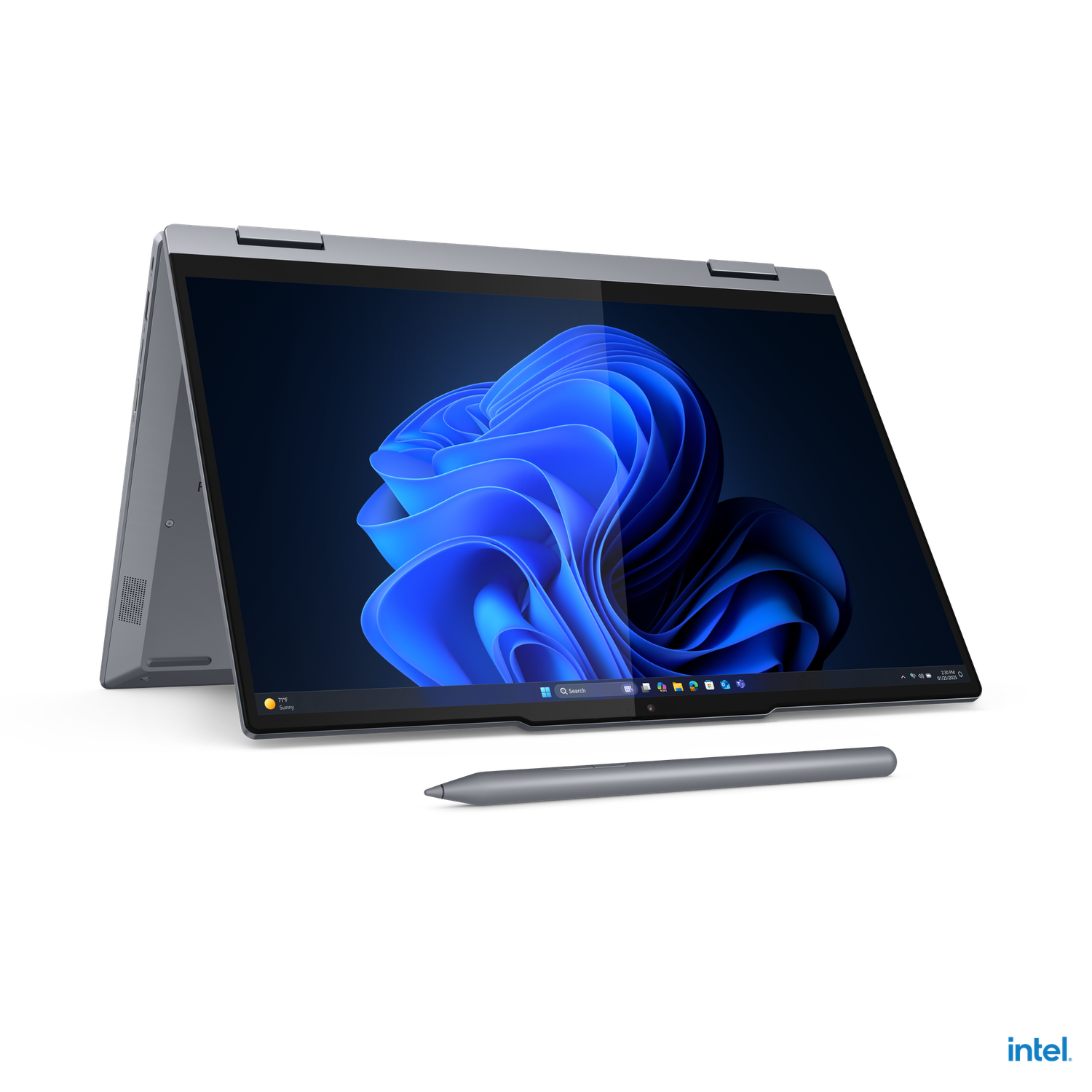 Een zilveren laptop met een blauw scherm met een blauwe abstracte afbeelding. Een stylus ligt eronder. De achtergrond is zwart.