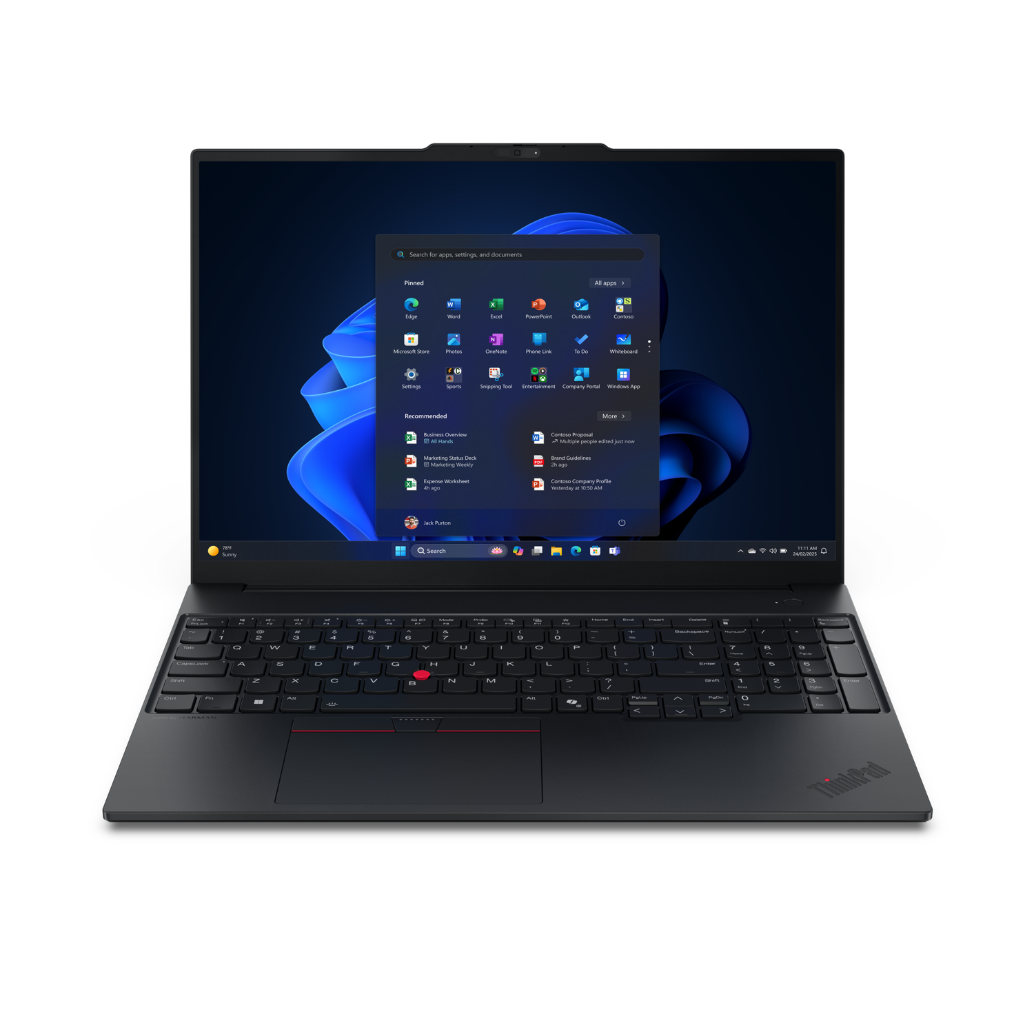 Een zwarte ThinkPad-laptop is open. Het scherm toont het Windows 11 startmenu. Het toetsenbord is zichtbaar. De achtergrond is zwart.