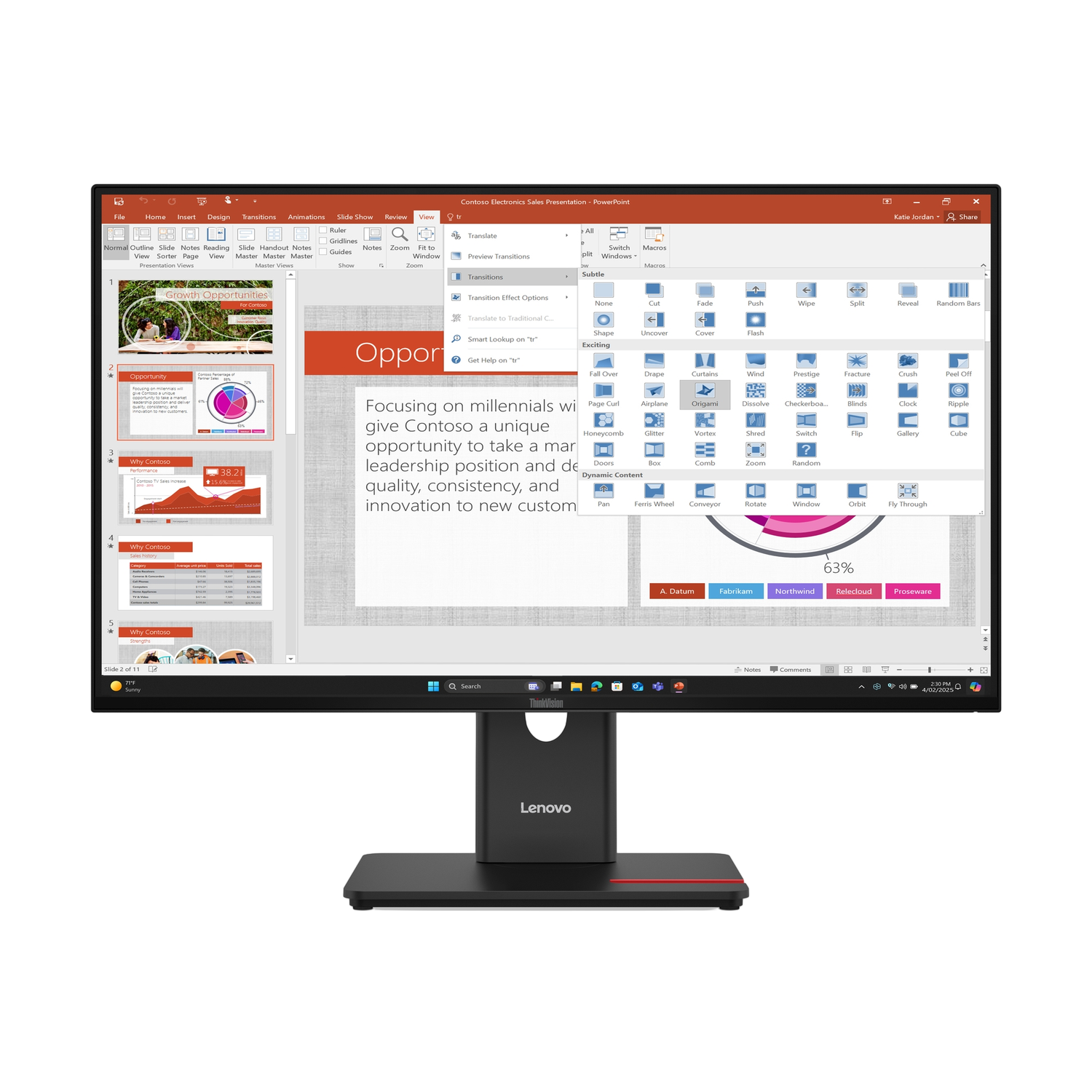 Lenovo monitor met een PowerPoint presentatie. De presentatie behandelt bedrijfsgroei en kansen.