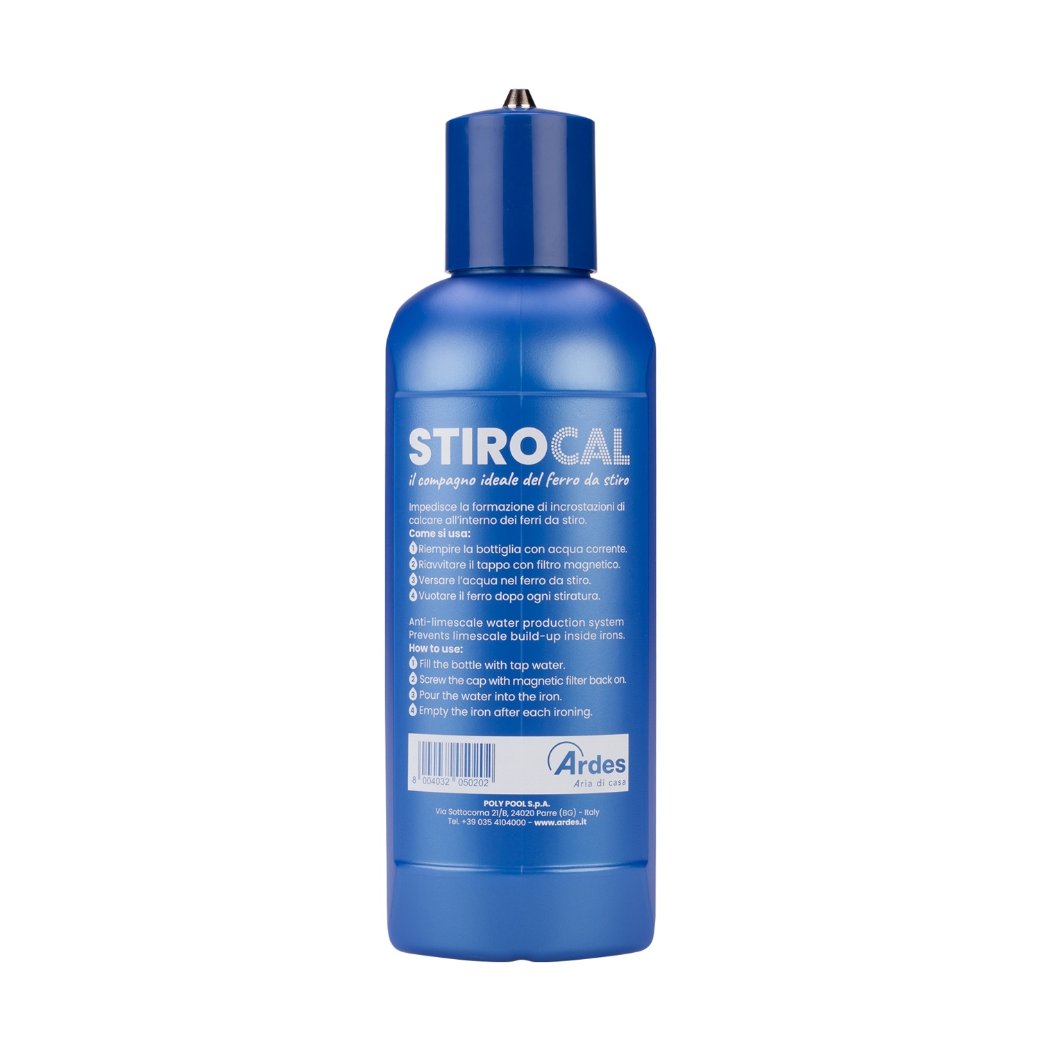 Una bottiglia blu di STIROCAL, prodotto anticalcare per ferri da stiro. Testo in italiano e inglese, con istruzioni e logo del marchio.