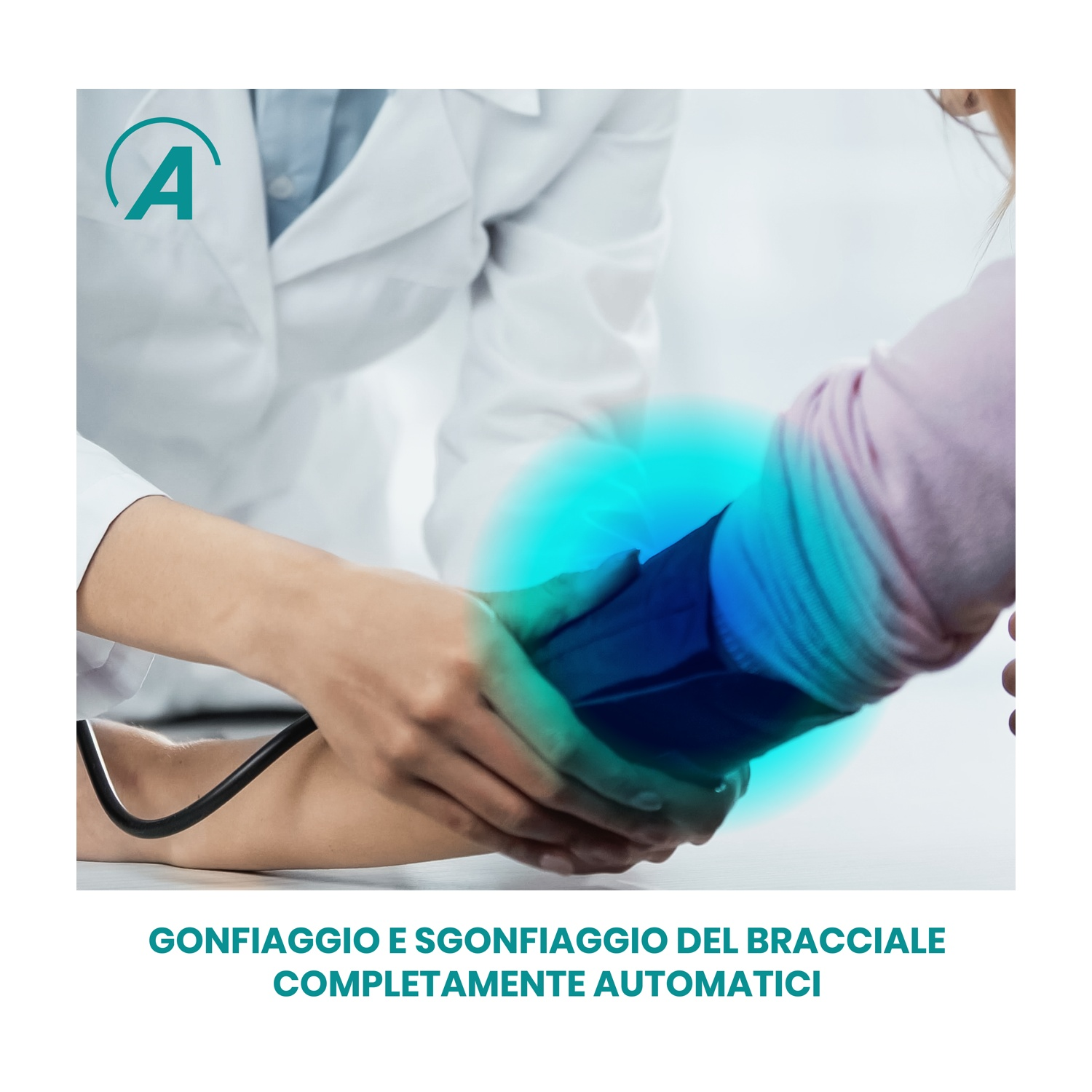 Un medico misura la pressione sanguigna di un paziente con un bracciale automatico. Il bracciale è attorno al braccio, con un bagliore blu.