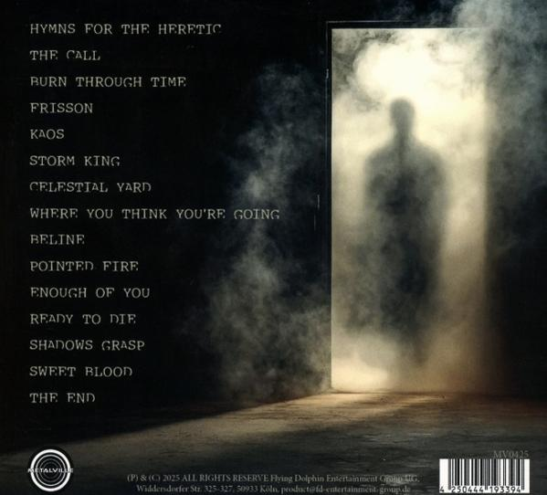 Albumcover mit Titelliste, einer Silhouette in einer Tür und einem Barcode. Der Hintergrund ist dunkel, mit Raucheffekten.