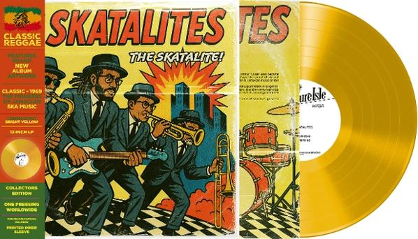 Albumcover von The Skatalites. Musiker spielen Instrumente. Rechts eine gelbe Schallplatte. Klassisches Reggae-Album.