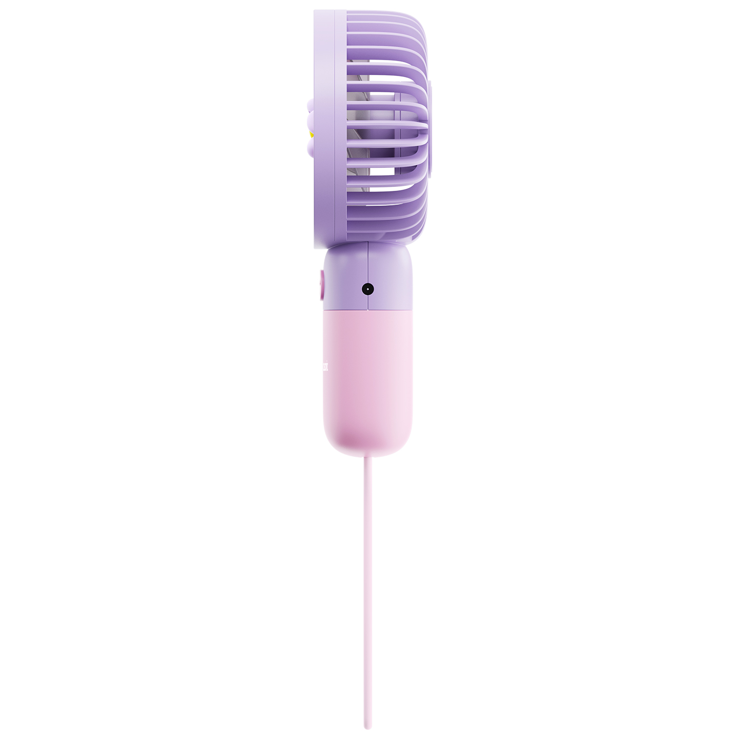 Mor fan kafasına, pembe gövdeye ve pembe çubuk sapa sahip bir el fanı. Fan, beyaz bir arka plan üzerinde yan taraftan görülüyor.