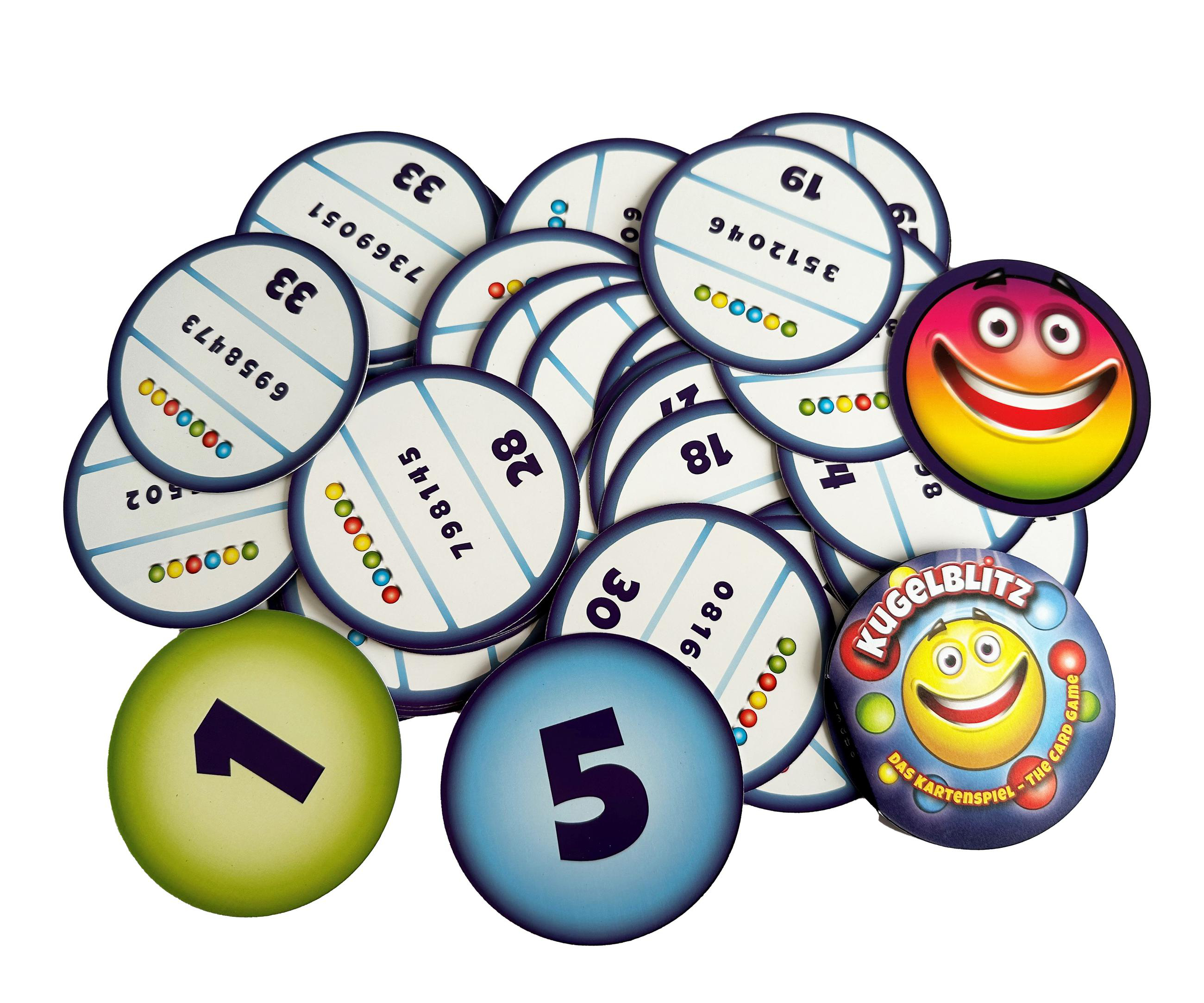 Eine Sammlung von Spielsteinen, darunter nummerierte Scheiben und Smiley-Gesichts-Token, auf weißem Hintergrund.