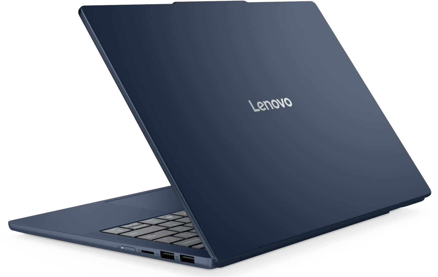 Egy sötétkék Lenovo laptop nyitva, a billentyűzet látható. A Lenovo logó a zárt fedélen látható. Fehér háttér.