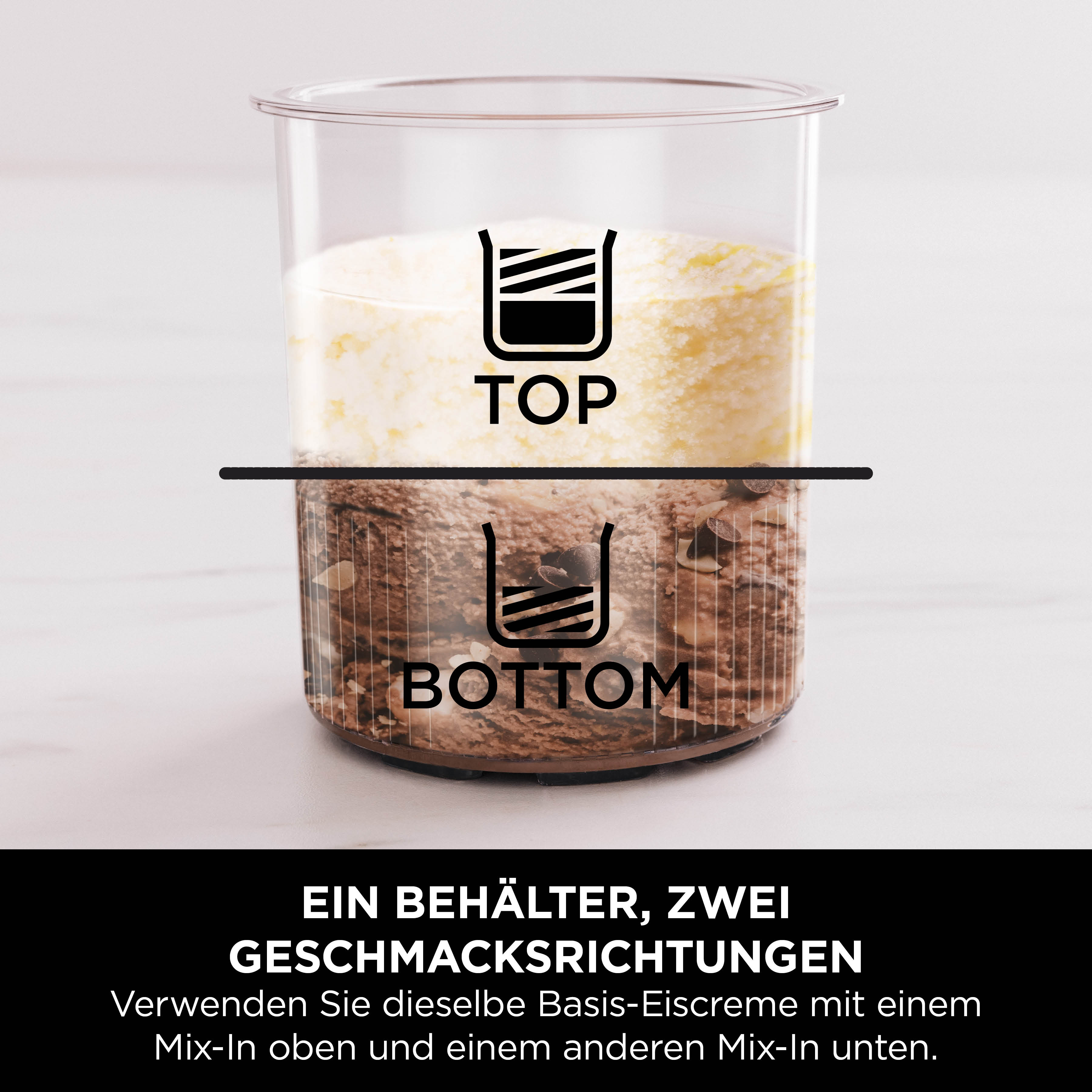 Un récipient transparent avec deux parfums de glace. La partie supérieure contient de la glace jaune, le bas brun avec le texte 'TOP' et 'BOTTOM'.
