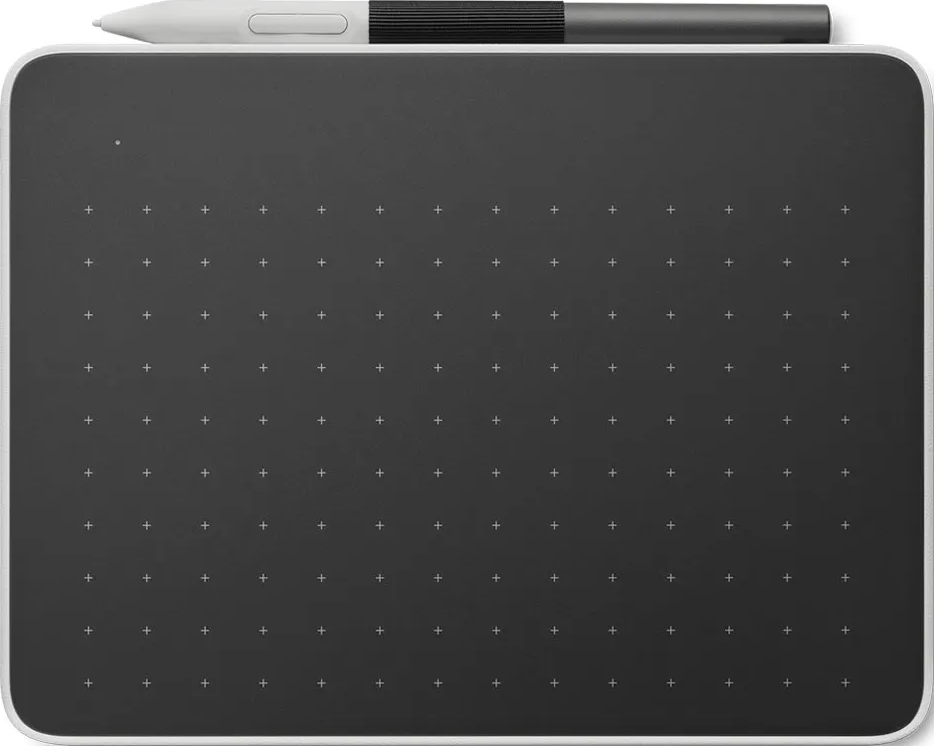 Un tablet da disegno nero con bordo bianco e una griglia di segni più. Una penna è posizionata in alto. La penna è bianca e nera.