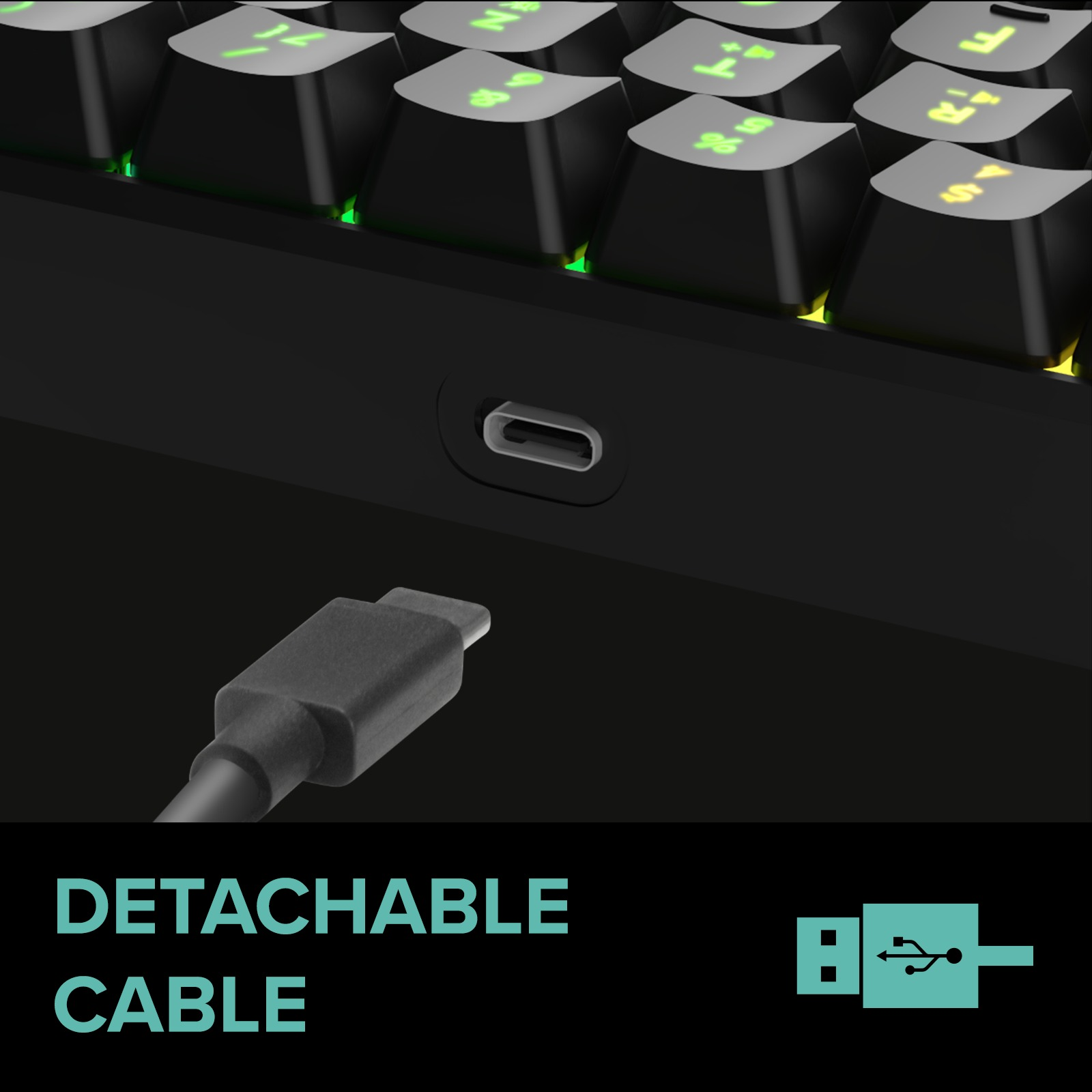 Nahaufnahme einer Tastatur mit abnehmbarem Kabel. Schwarze Tasten mit grün leuchtenden Buchstaben. USB-C-Anschluss sichtbar. Kabel angeschlossen.