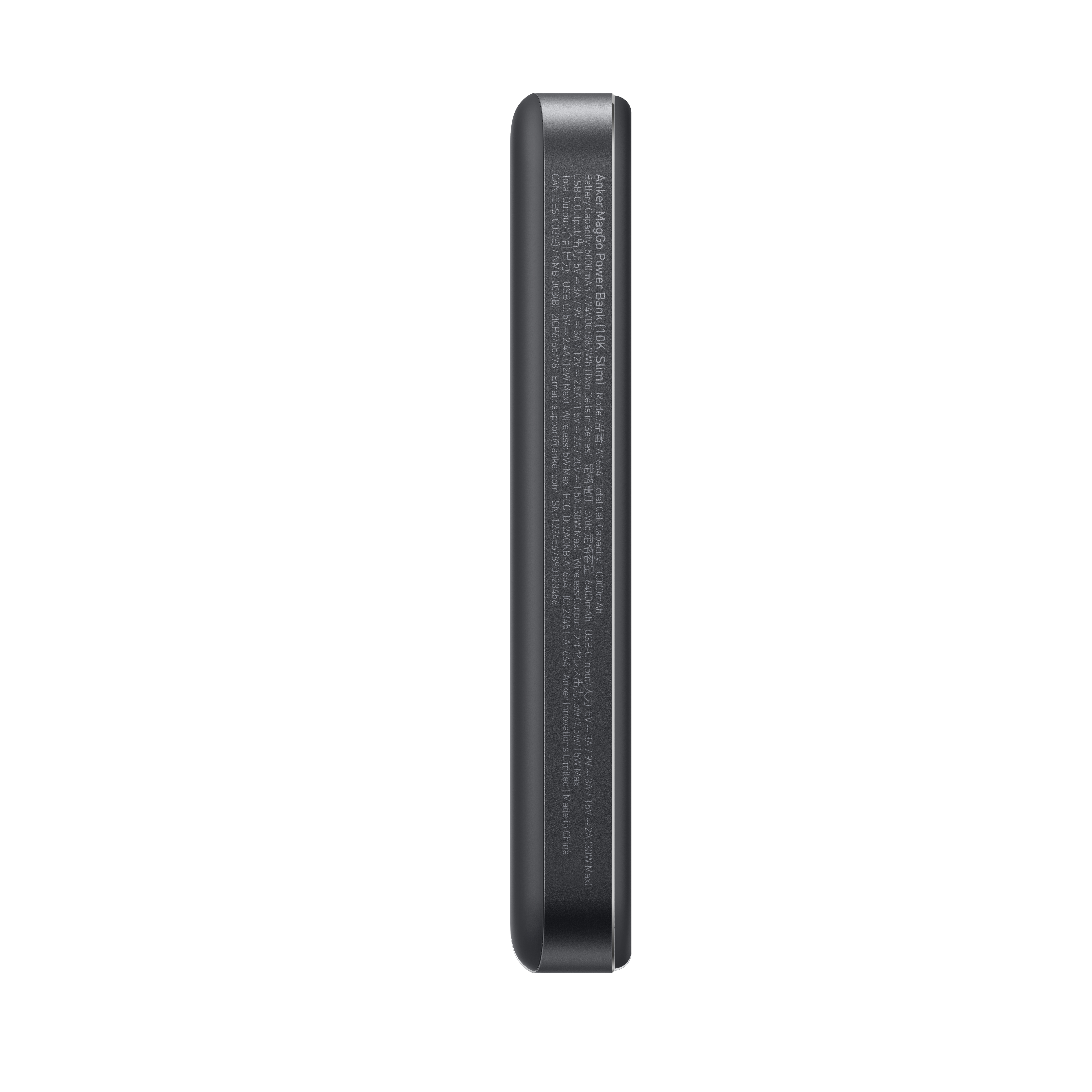 Schwarze Anker MagGo Powerbank. Spezifikationen sind auf der Seite aufgeführt. Schlankes, rechteckiges Gerät.