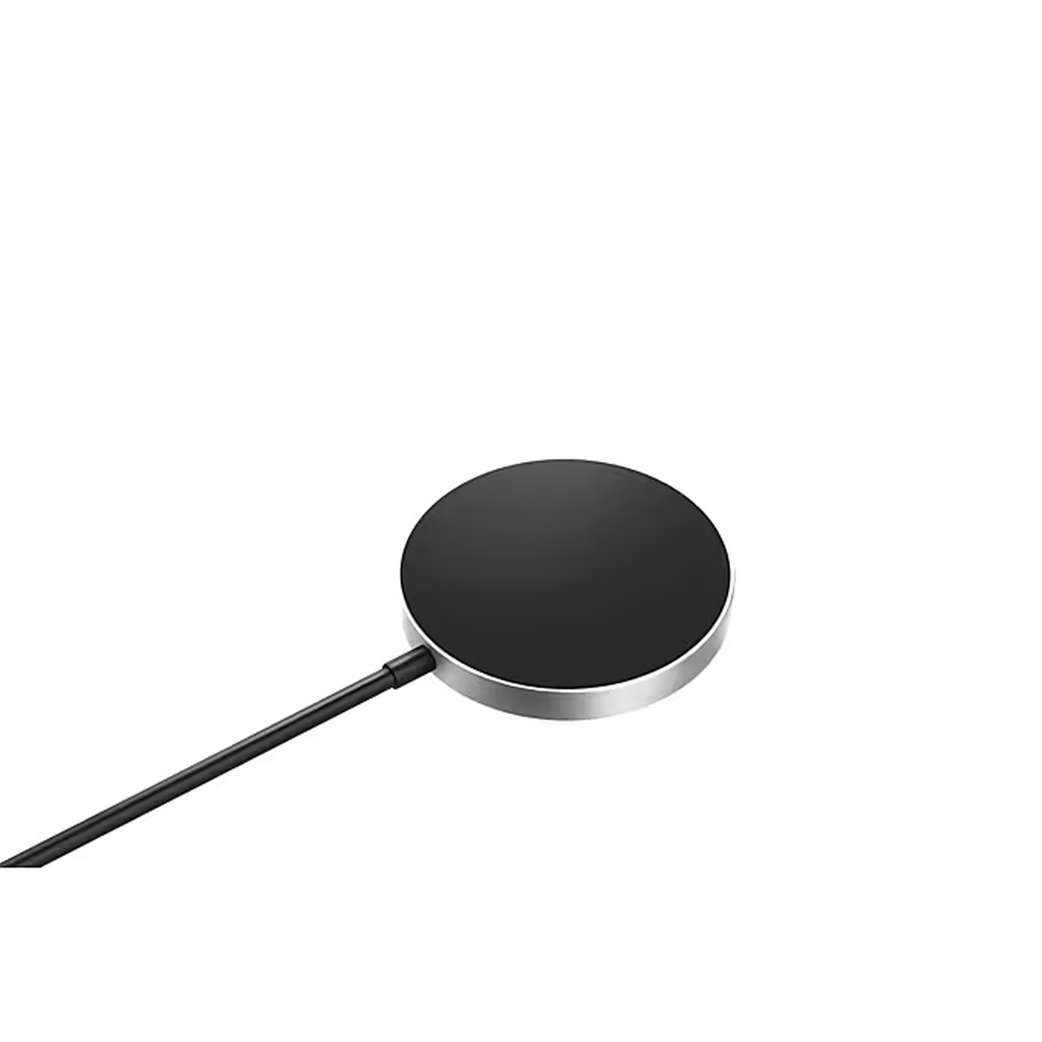 Un chargeur sans fil noir et argenté sur fond blanc. Un câble noir s'étend du chargeur.
