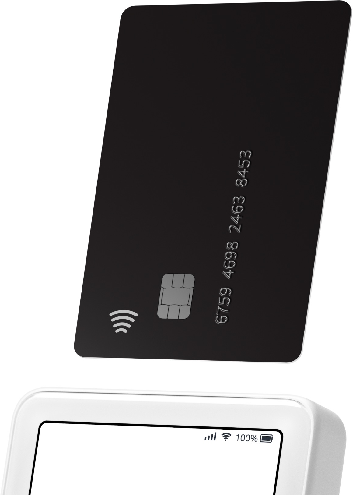 Une carte de crédit noire avec des chiffres, une puce et un symbole sans fil au-dessus d'un terminal de paiement blanc avec batterie pleine.