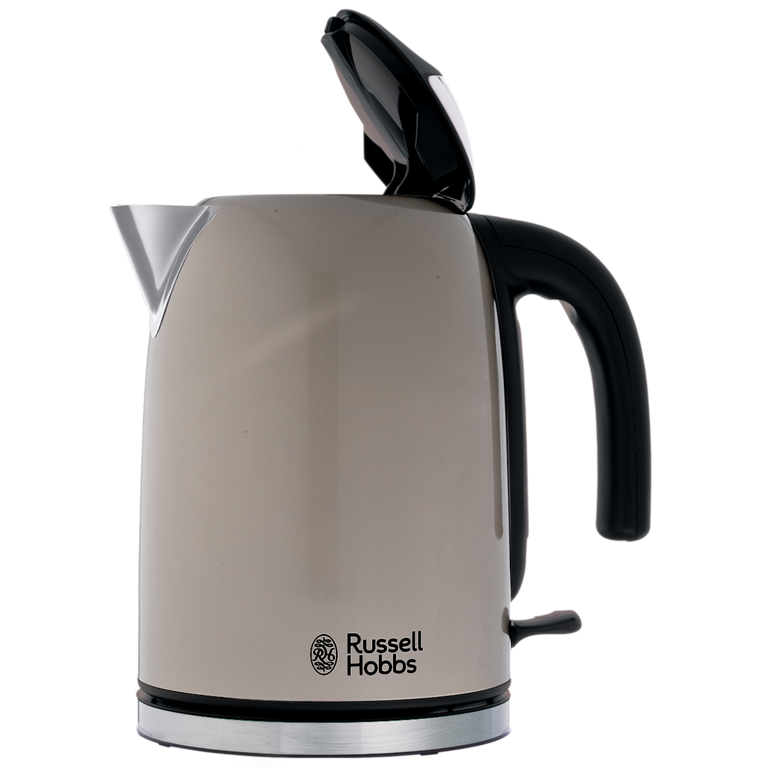 Une bouilloire électrique Russell Hobbs beige et noire avec un couvercle ouvert. Sur fond blanc. Elle a une poignée noire et un bec argenté.