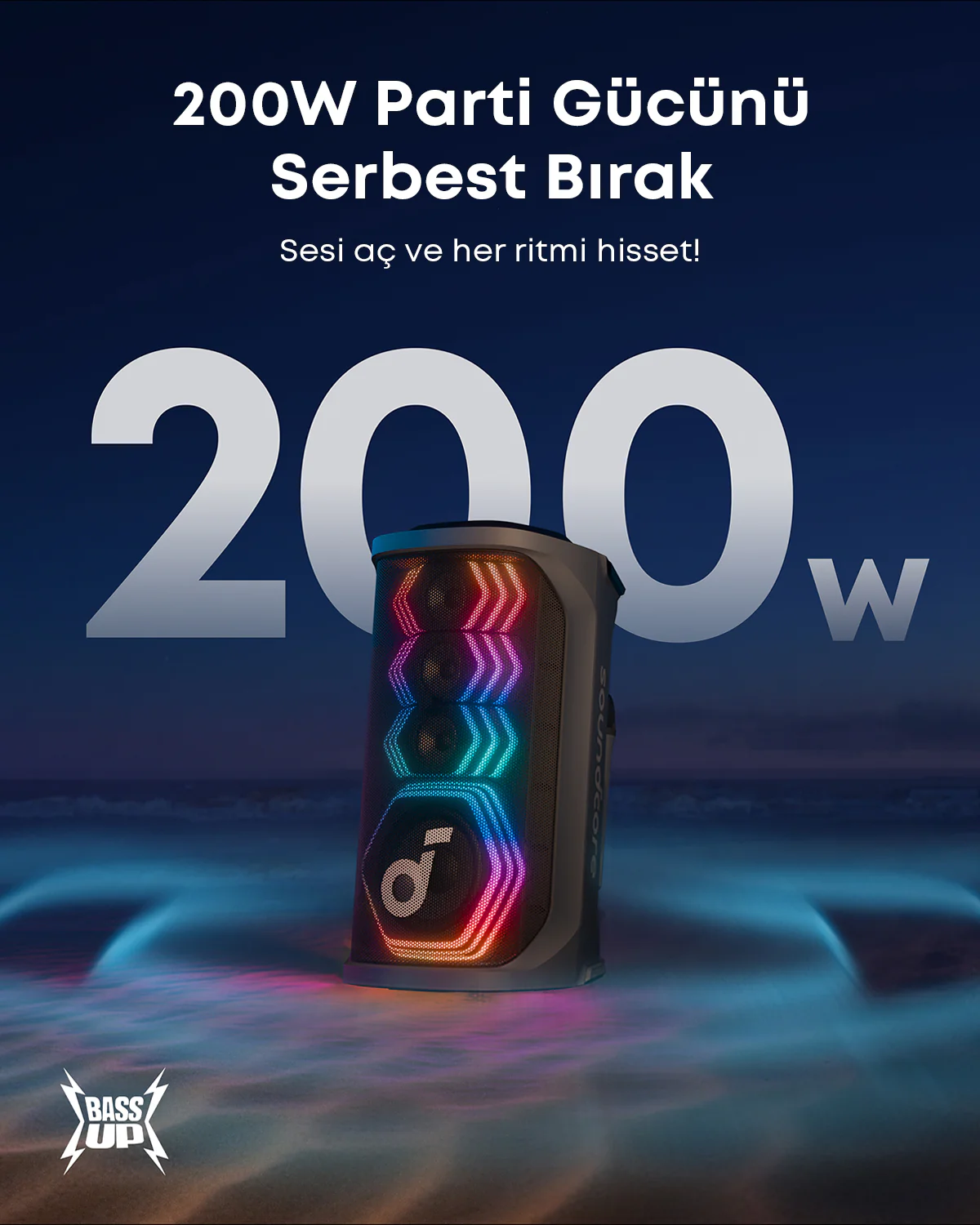 Renkli ışıklara sahip bir hoparlör sergileniyor. Metin "200W Party Power" yazıyor. Arka plan degrade mavi. Bass Up logosu görünür.