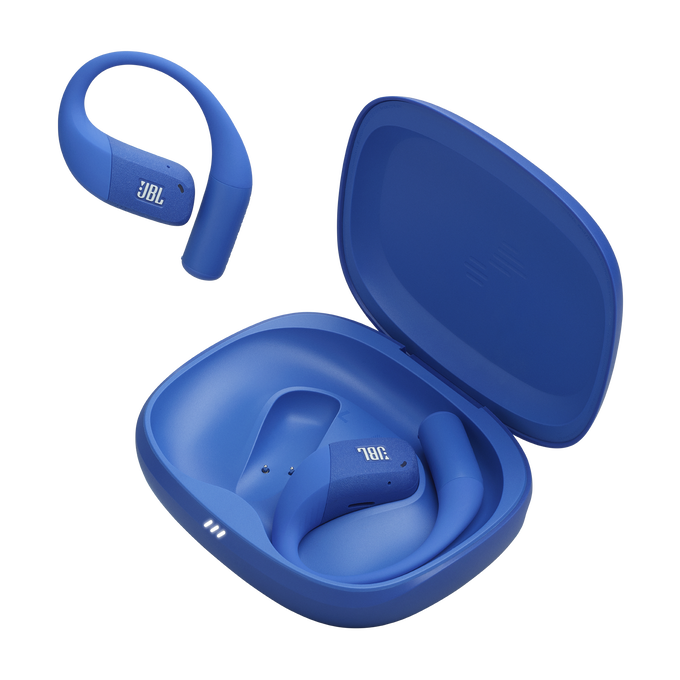 Auriculares JBL azules con estuche de carga. Un auricular está separado. El estuche está abierto, mostrando el otro auricular dentro.