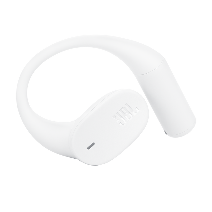 Un auricular JBL blanco con diseño curvo. Tiene el logotipo JBL y una pequeña luz indicadora. El fondo es negro liso.