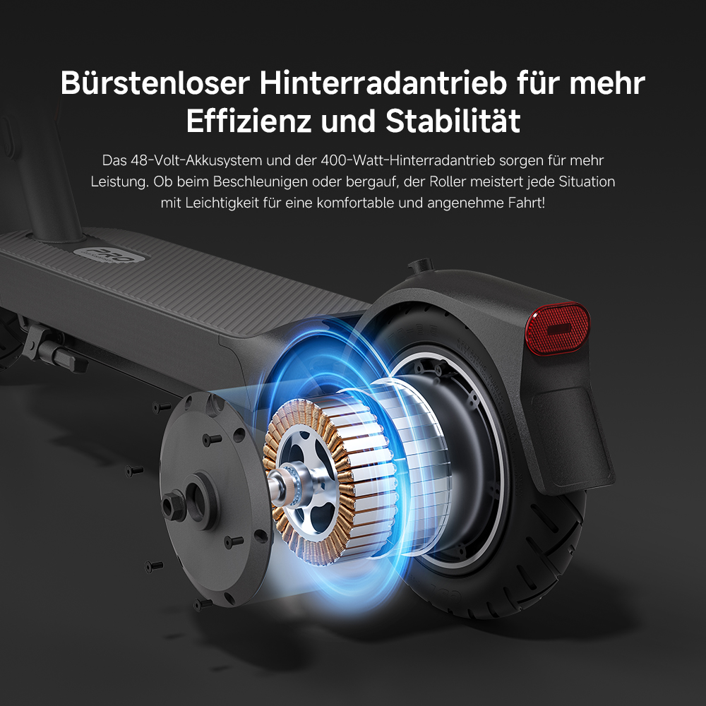 Schwarzer Elektroroller, der Motordetails zeigt. Das Hinterrad und der Motor sind mit einem blauen Schein hervorgehoben, mit Text darüber.