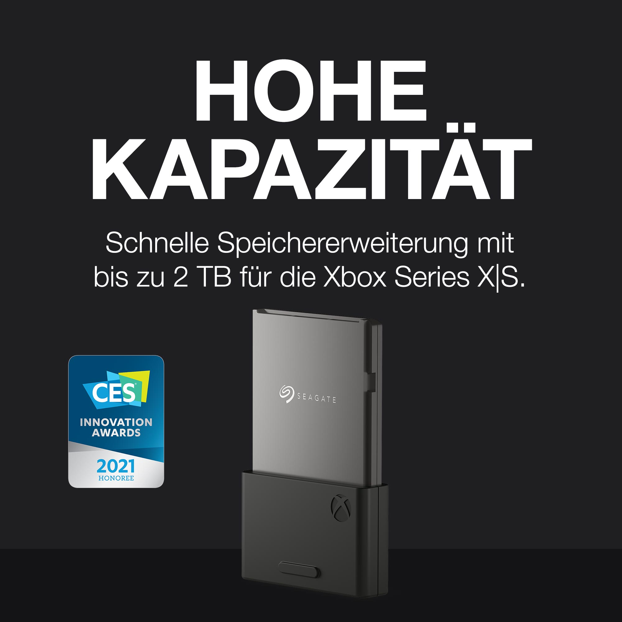 Das Bild zeigt ein Seagate-Speichergerät für Xbox Series X|S. Der Text lautet 'HOHE KAPAZITÄT' und '2021 Honoree' Auszeichnung.