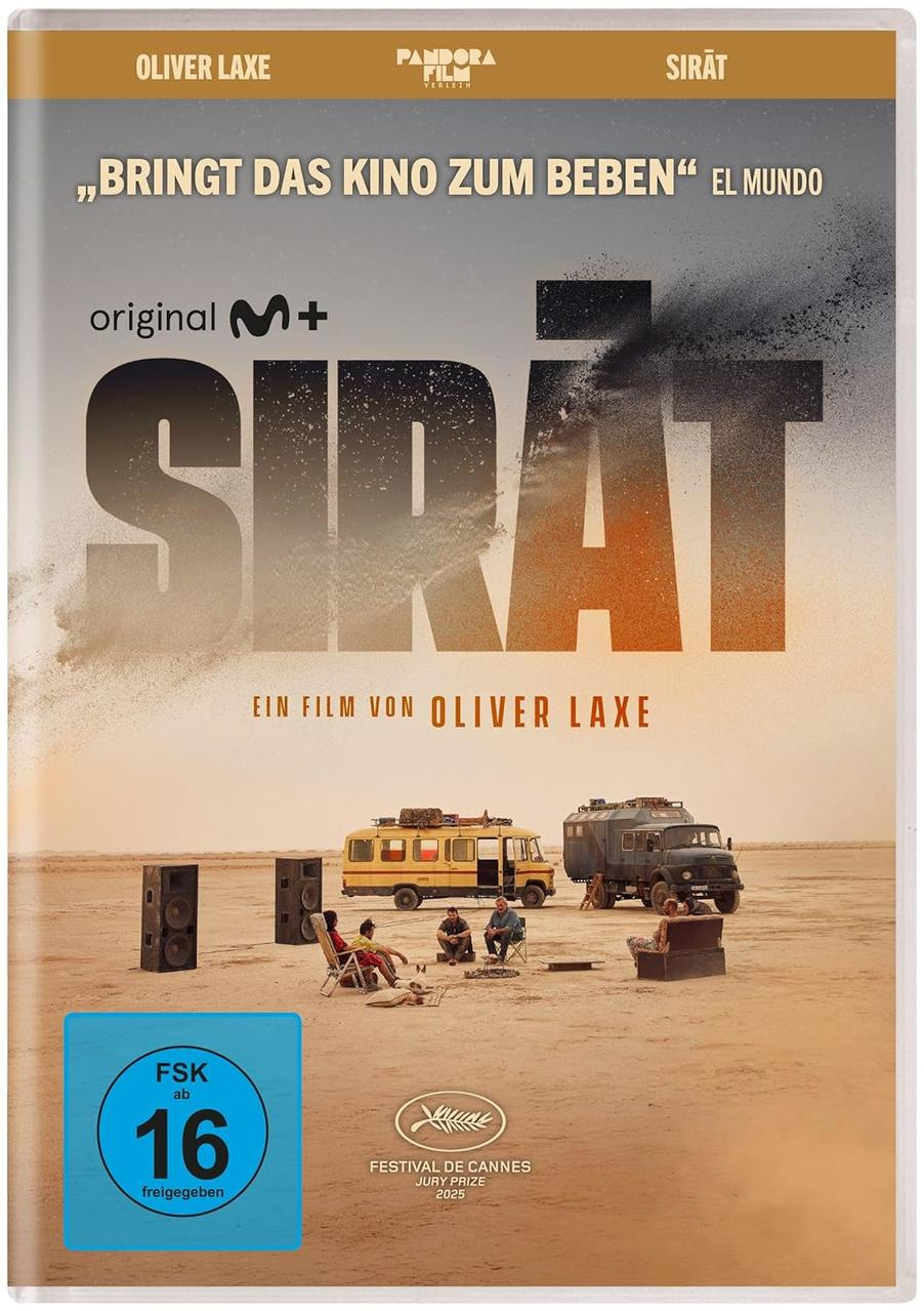 Filmposter für Sirat. Eine Wüstenlandschaft mit Fahrzeugen, Personen und Lautsprechern. Der Titel ist fett gedruckt.