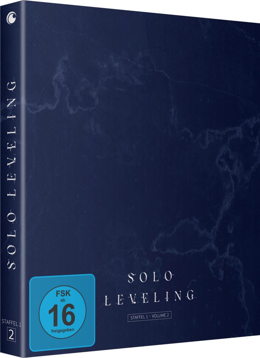 Blu-ray-Cover für Solo Leveling. Dunkelblauer Hintergrund, weißer Text und ein blaues Rating-Abzeichen.