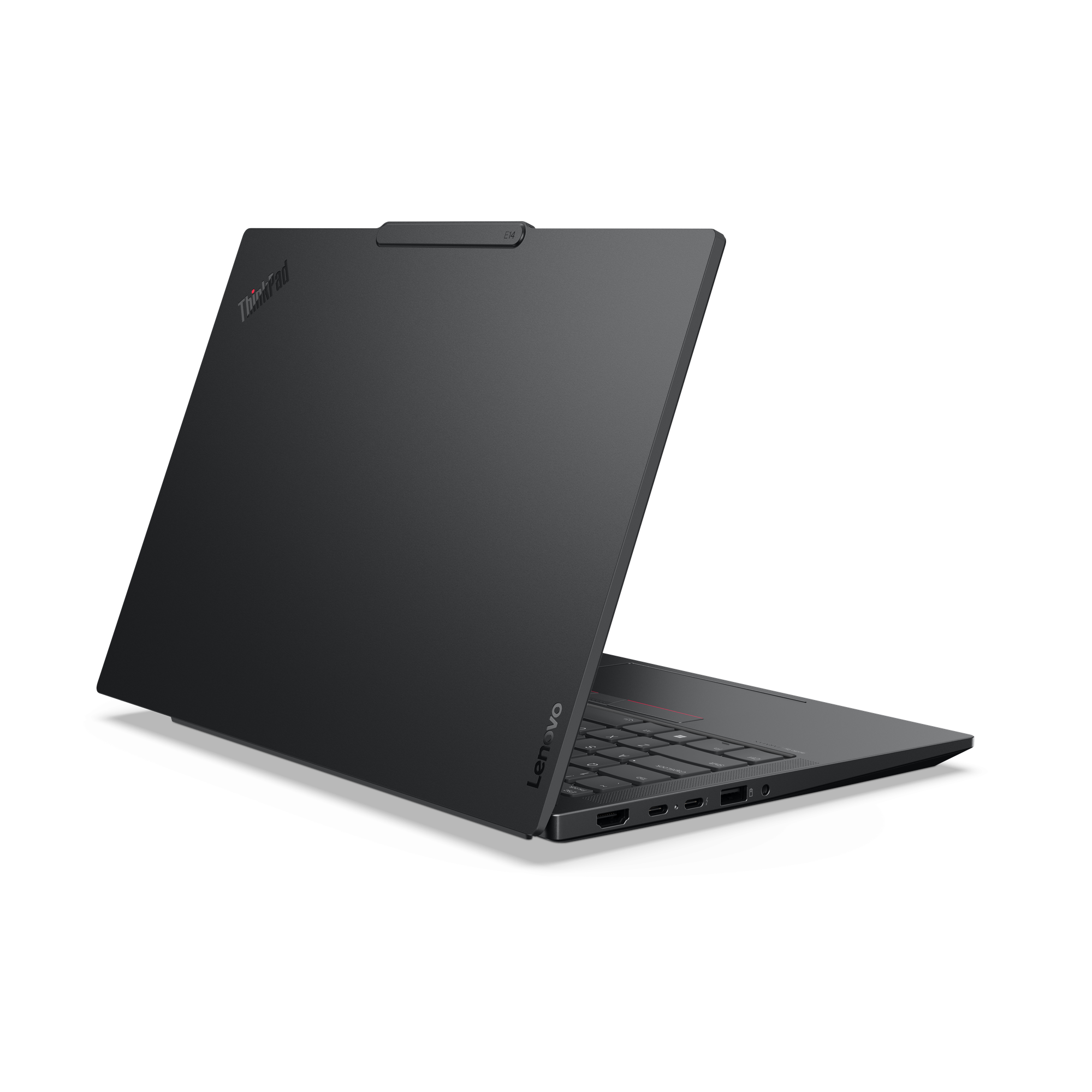 Fekete Lenovo ThinkPad laptop, részben nyitva. ThinkPad logó látható. A billentyűzet és a portok fókuszban. Fekete háttér.