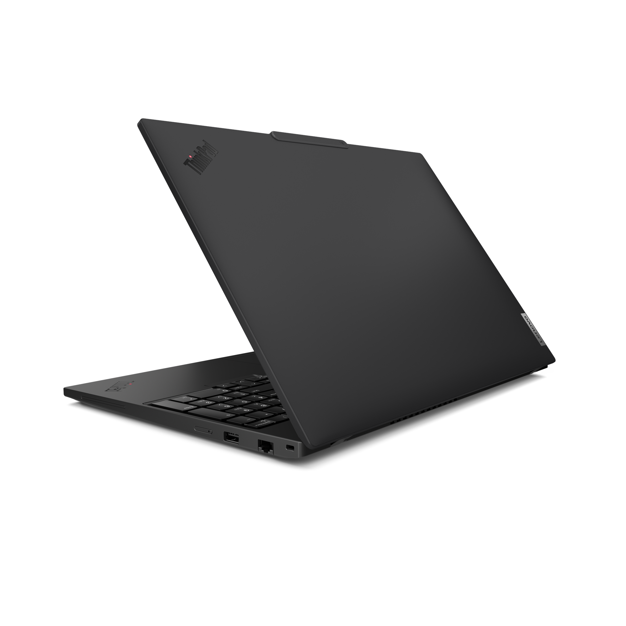 Ein schwarzer ThinkPad-Laptop ist auf einer schwarzen Oberfläche geöffnet. Der Bildschirm ist geöffnet und zeigt die Tastatur.