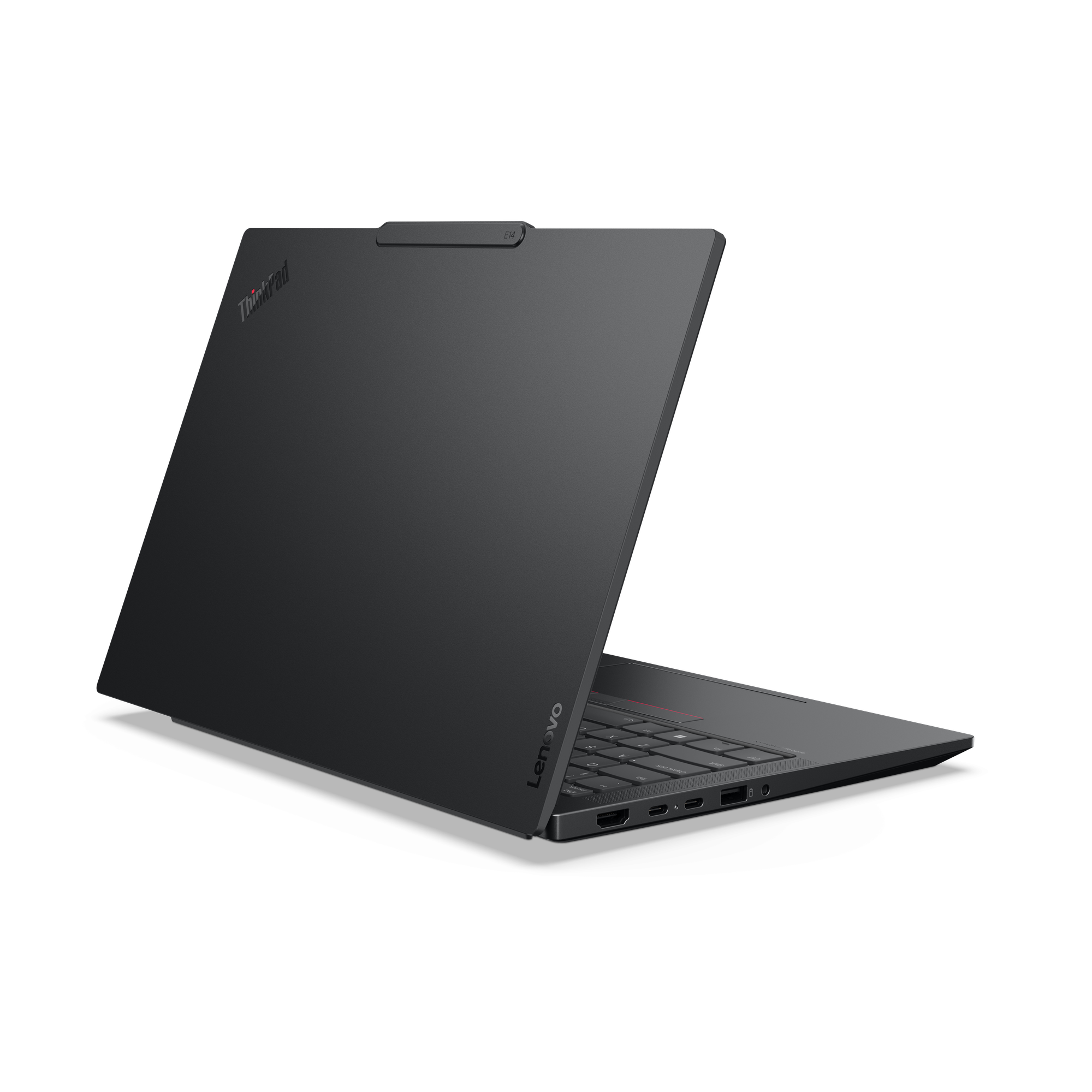 Ein schwarzes Lenovo ThinkPad-Laptop ist leicht geöffnet und zeigt Tastatur und Anschlüsse. Der Hintergrund ist schwarz.
