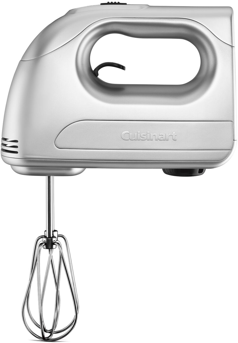 Un batteur à main Cuisinart argenté. Il a une poignée, le batteur est en bas et une commande de vitesse en haut.