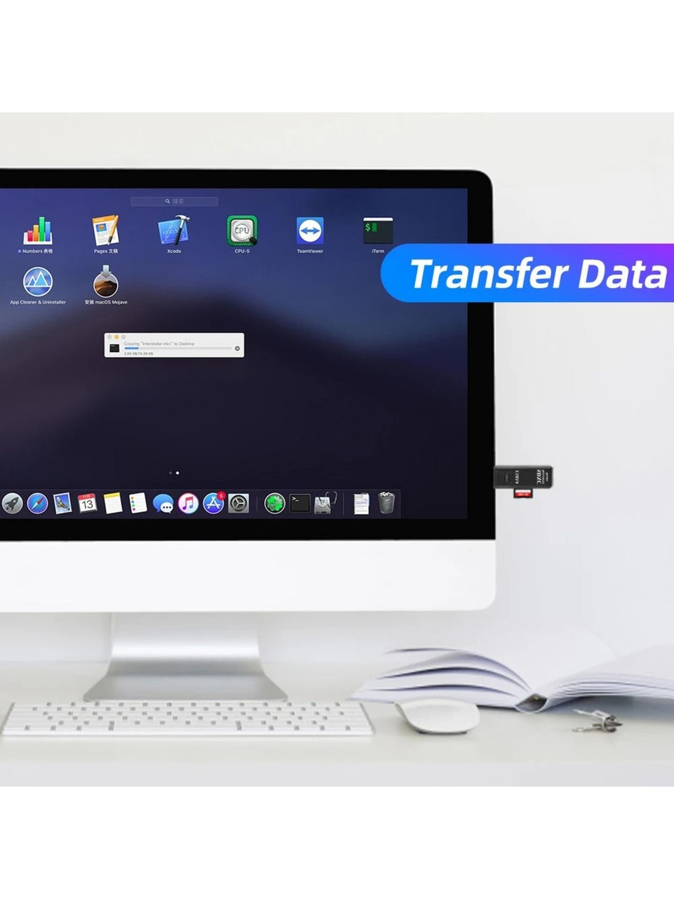 Bilgisayar ekranı uygulamaları ve bir USB sürücüsünü gösteriyor. Fare ve klavye ön planda. Metin: 'Veri Aktarımı'.