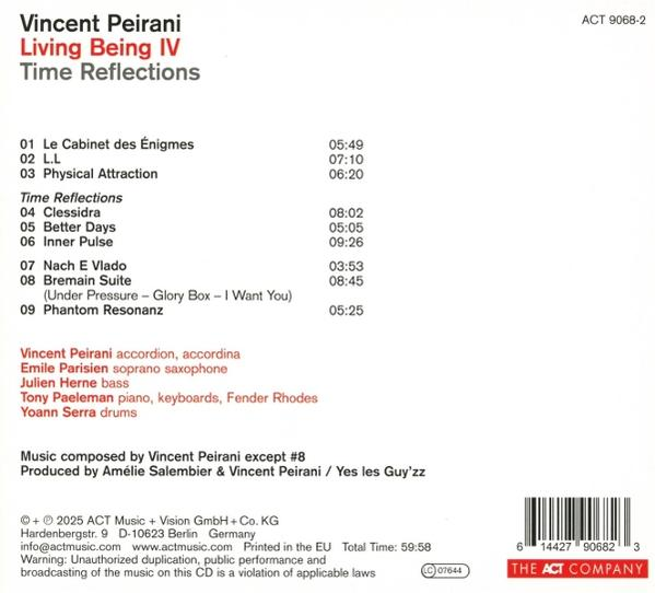 CD-Cover mit Text: Vincent Peirani, Living Being IV, Time Reflections, Trackliste, Musiker, Copyright-Informationen.