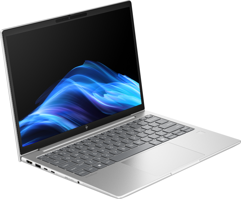Silberner Laptop, geöffnet, mit blauem und weißem abstraktem Design auf dem Bildschirm. Tastatur sichtbar. HP-Logo unten.