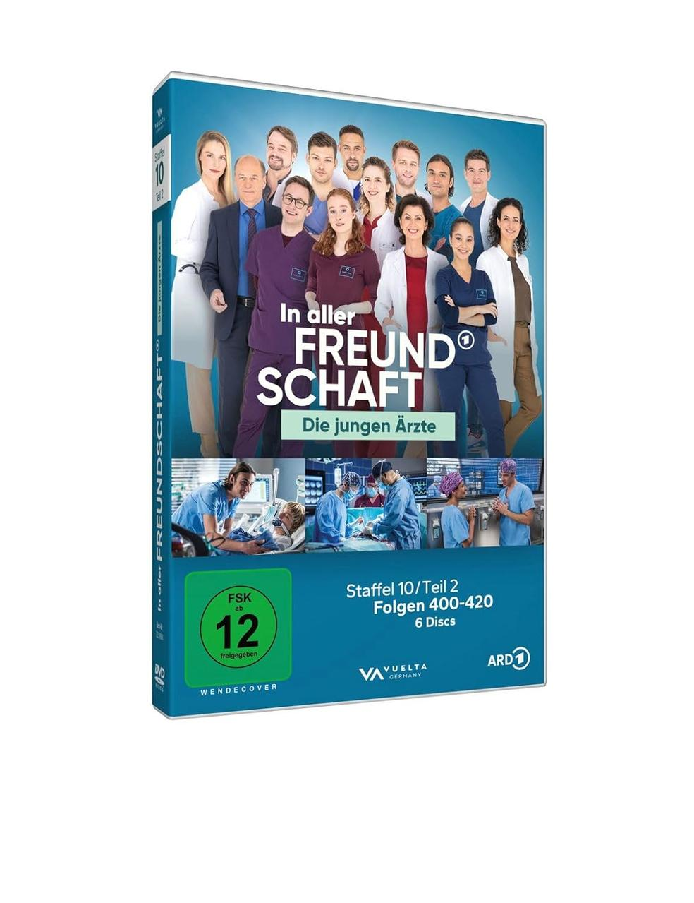 DVD-Cover: Gruppe von Leuten, Ärzte und Krankenschwestern. Titel: In aller Freundschaft, Die jungen Ärzte. Grüner Kreis: FSK ab 12.