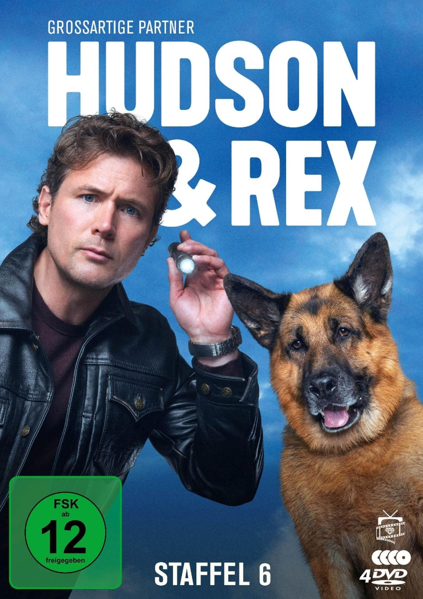 Poster für Hudson & Rex. Ein Mann und ein Schäferhund blicken auf den Betrachter. Der Mann hält eine Taschenlampe. Titel und Staffelnr sind gezeigt.