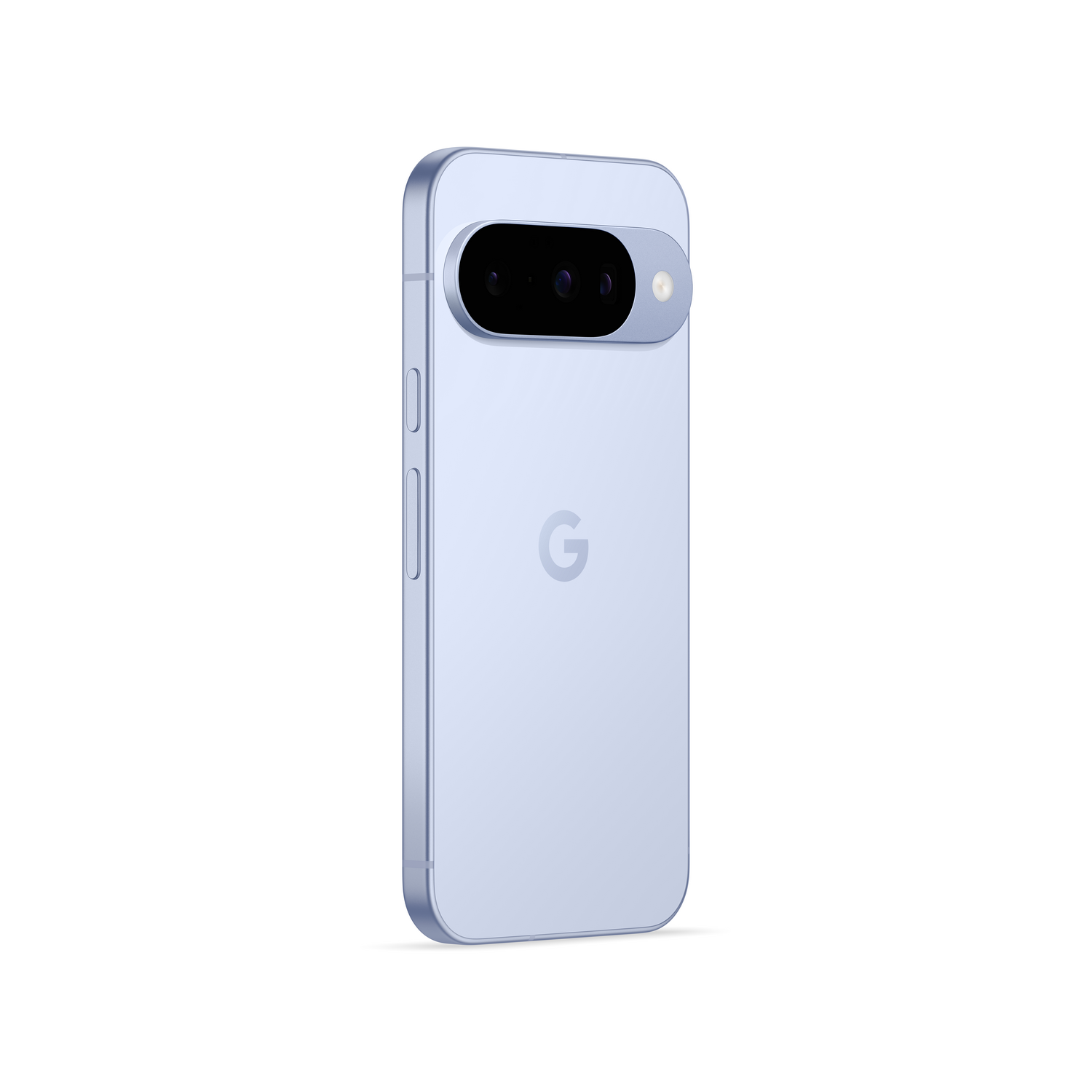 Un smartphone Google Pixel 7 azul claro, inclinado a la derecha. Con barra de cámara y logotipo 'G'. Sobre fondo blanco.
