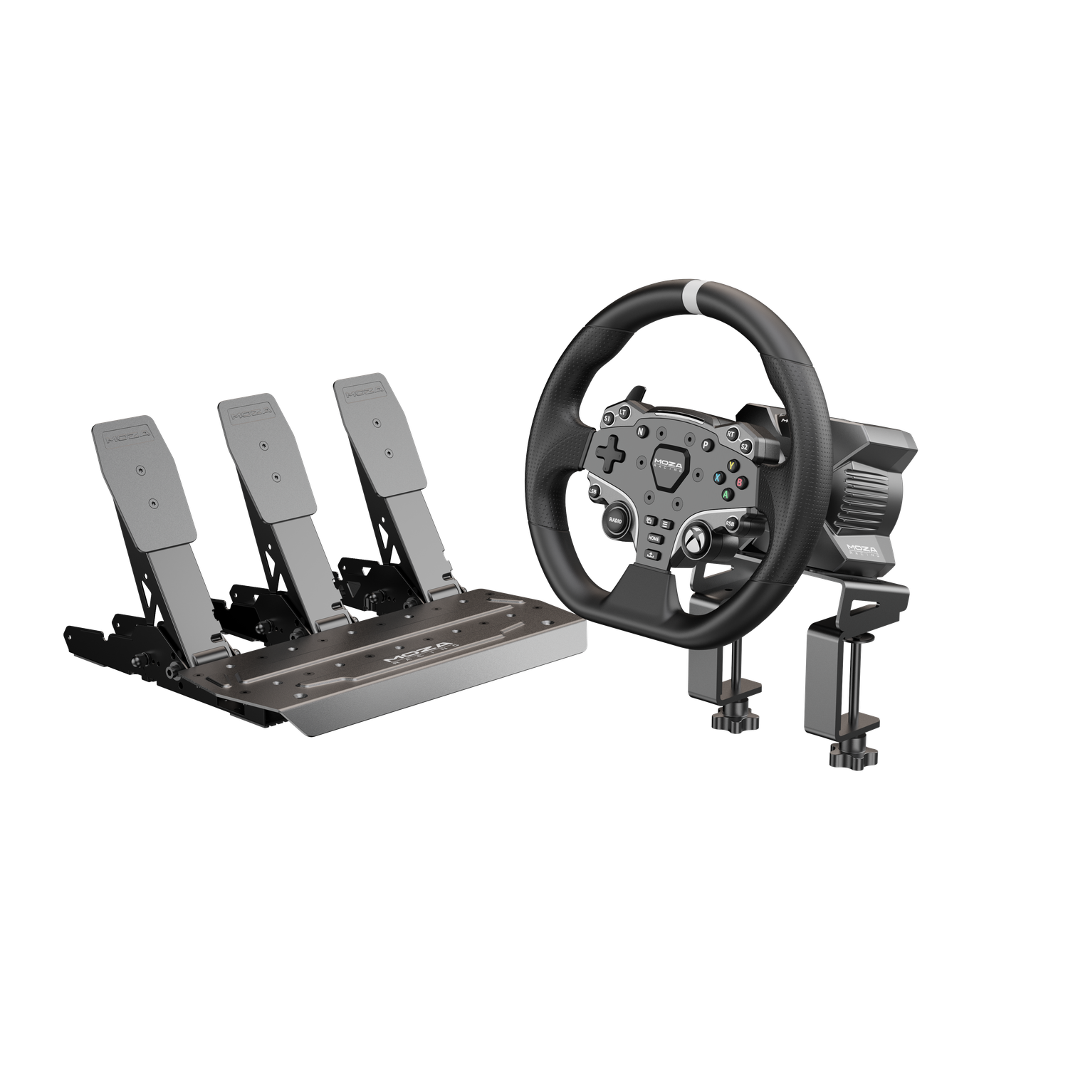 Een racestuur en pedalen set. Het stuur is zwart en grijs met knoppen. De pedalen zijn grijs met zwarte accenten.