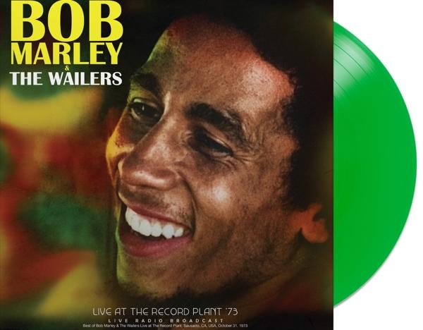 Bob Marley albumborító, mosolygós arc, zöld bakelit lemez, 'Live at the Record Plant '73' felirat, sárga és fehér szöveg