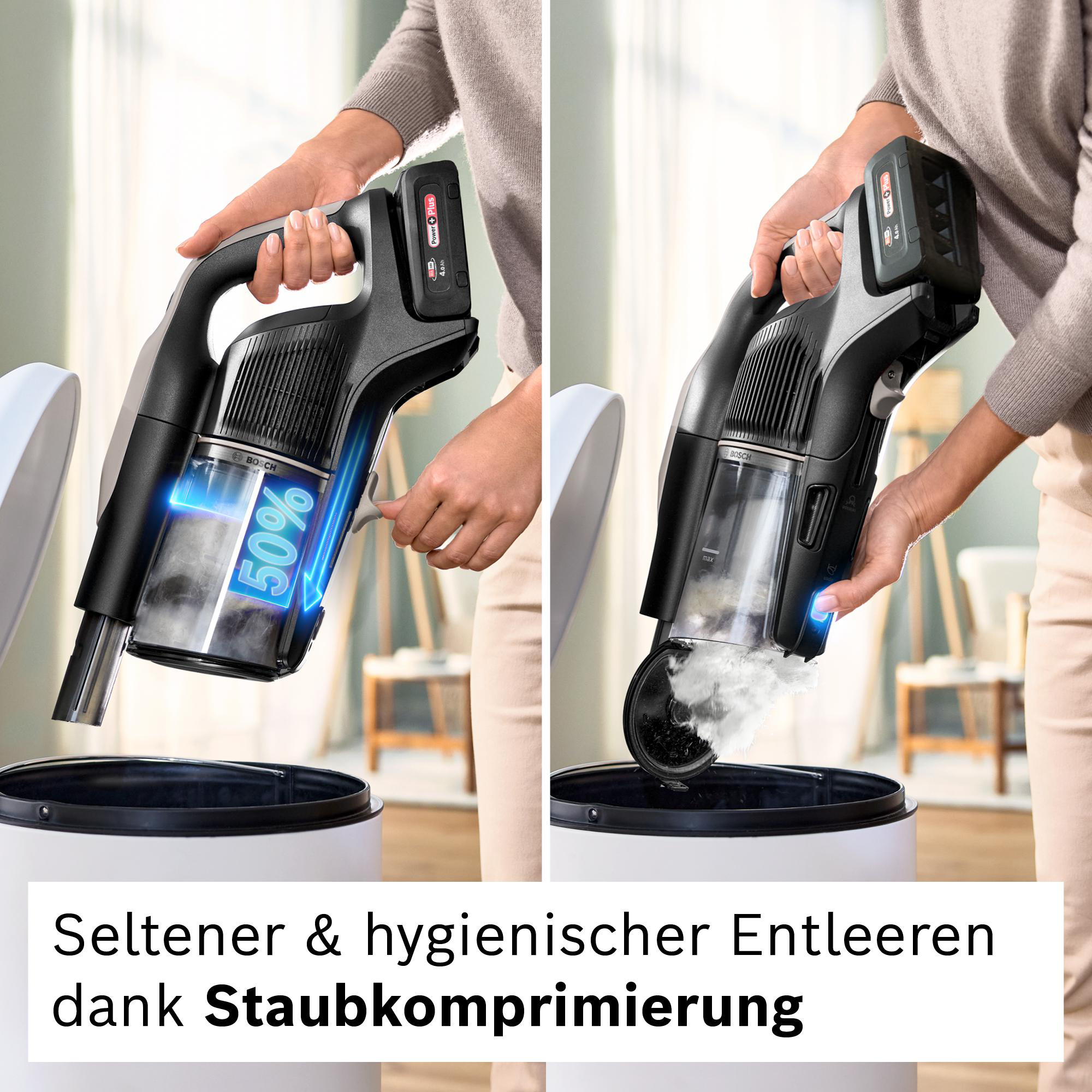 Eine Person entleert einen kabellosen Staubsauger in einen Behälter. Der Staubsauger ist schwarz, der Behälter weiß.