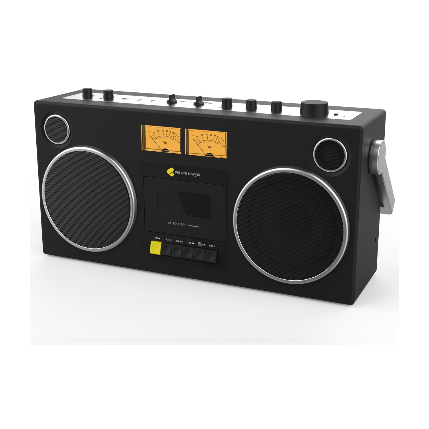 Un boombox retrò nero con grandi altoparlanti e finiture argentate. Ha manopole, un lettore di cassette e una maniglia. Lo sfondo è bianco.