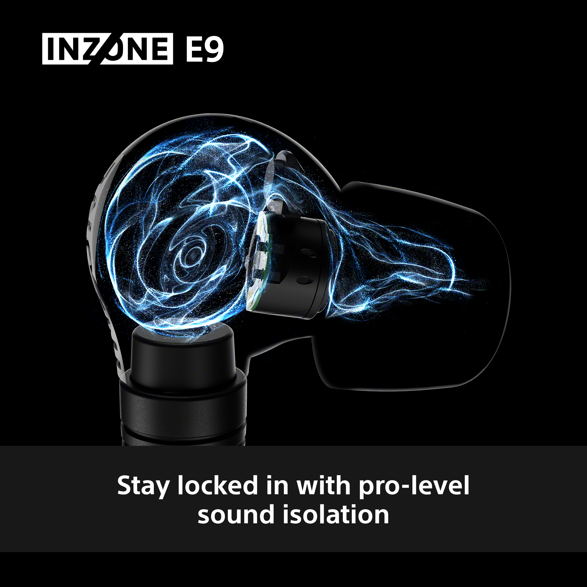 Auricolare nero con effetto energia blu, su sfondo nero. Testo: 'Rimani concentrato con l'isolamento acustico di livello professionale'.