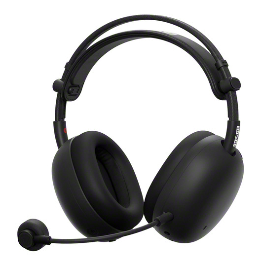 Czarne słuchawki dla graczy z mikrofonem. Ma duże nauszniki, wyściełany pałąk i elastyczne ramię mikrofonu na białym tle.
