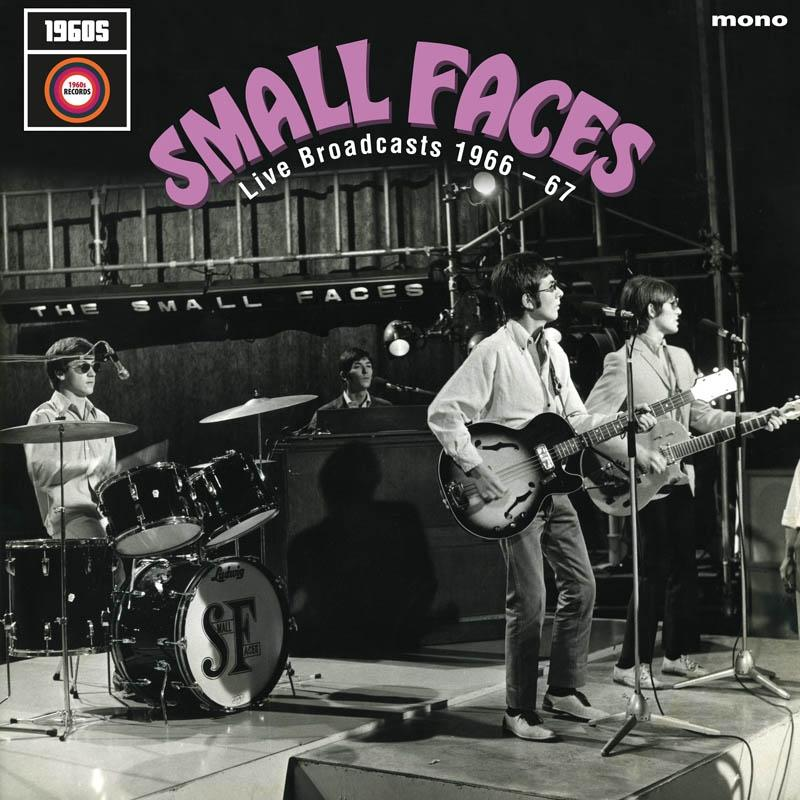 Album borító, amelyen a Small Faces együttes élőben lép fel. A zenekar tagjai hangszereken játszanak a színpadon. Az album címe kiemelt.