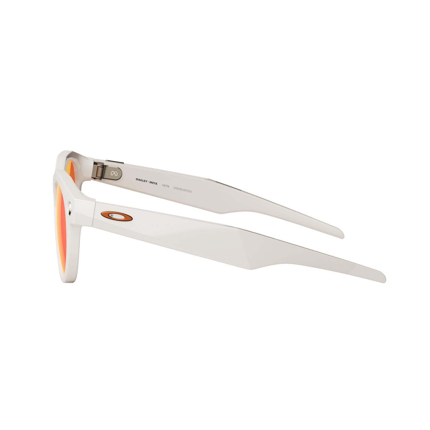 Gafas de sol Oakley blancas con lentes naranjas, sobre un fondo gris. Las gafas están en ángulo, mostrando detalles, incluyendo la marca.